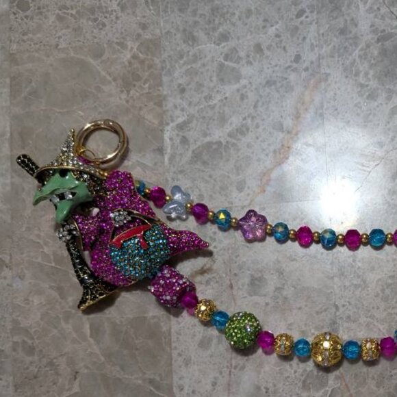 Stunning Bag Charm-Adorn Your Bag OR Your PHONE (Comes with Conversion Clip) - Picture 2 of 5